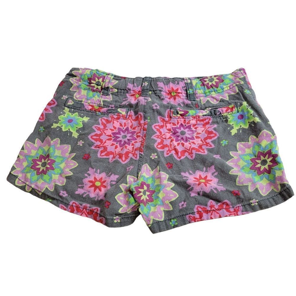 Old Navy floral shorts 12 - Picture 4 of 4